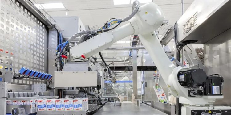 【实践案例】从量变到质变:战略引领数字化转型的伊利样本 | DW数智视野