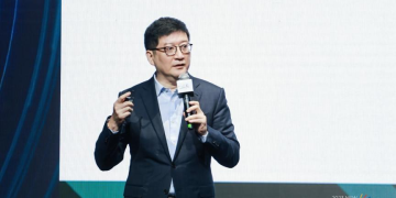 银泰商业陈晓东：数字化提供了底层逻辑的重构机会 | DW数智人物