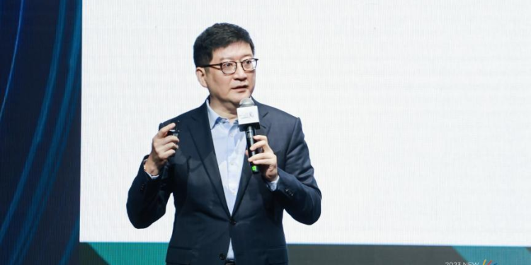 银泰商业陈晓东:数字化提供了底层逻辑的重构机会 | DW数智人物